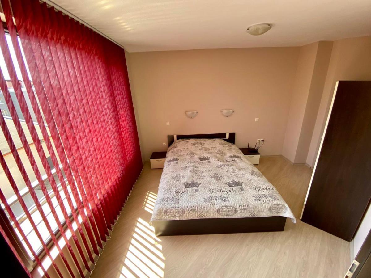 Cozy Apartment In The Center Of Primorsko Exteriér fotografie