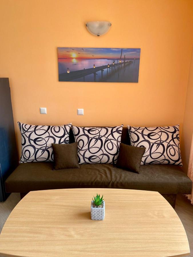 Cozy Apartment In The Center Of Primorsko Exteriér fotografie