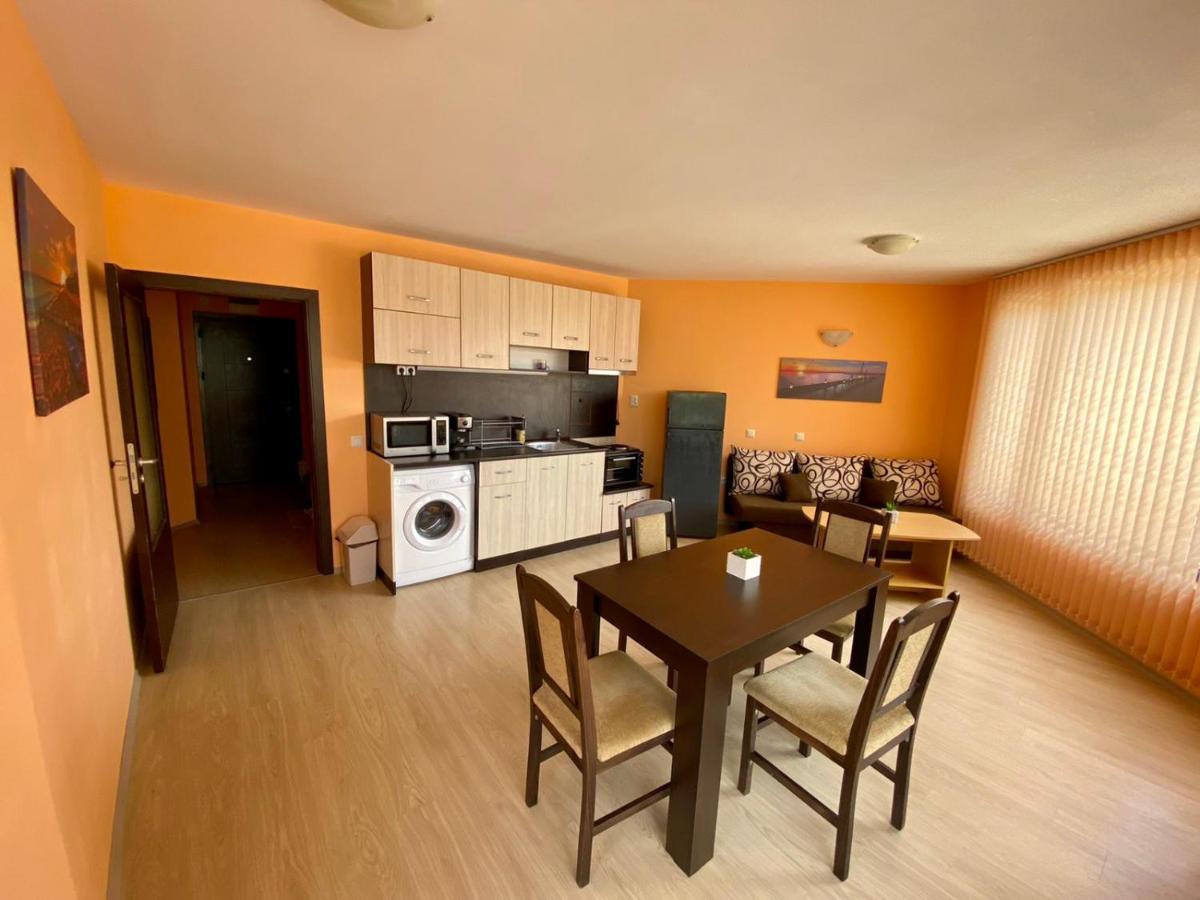 Cozy Apartment In The Center Of Primorsko Exteriér fotografie