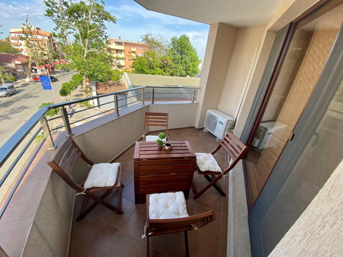 Cozy Apartment In The Center Of Primorsko Exteriér fotografie