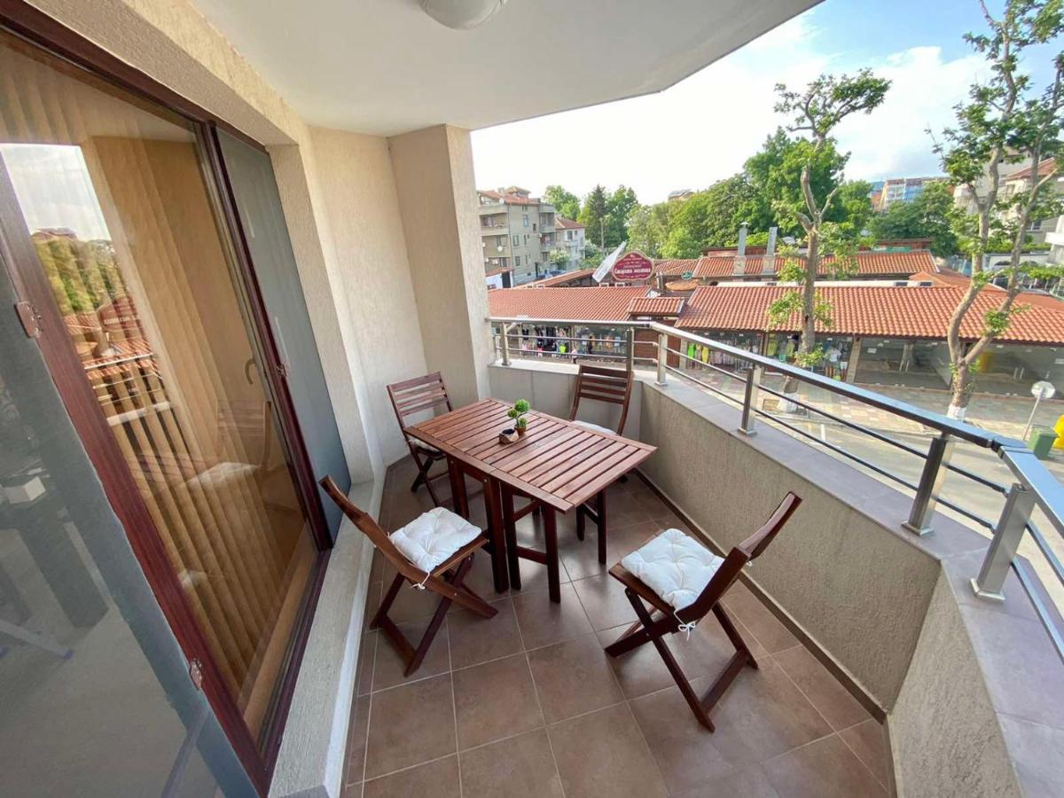 Cozy Apartment In The Center Of Primorsko Exteriér fotografie